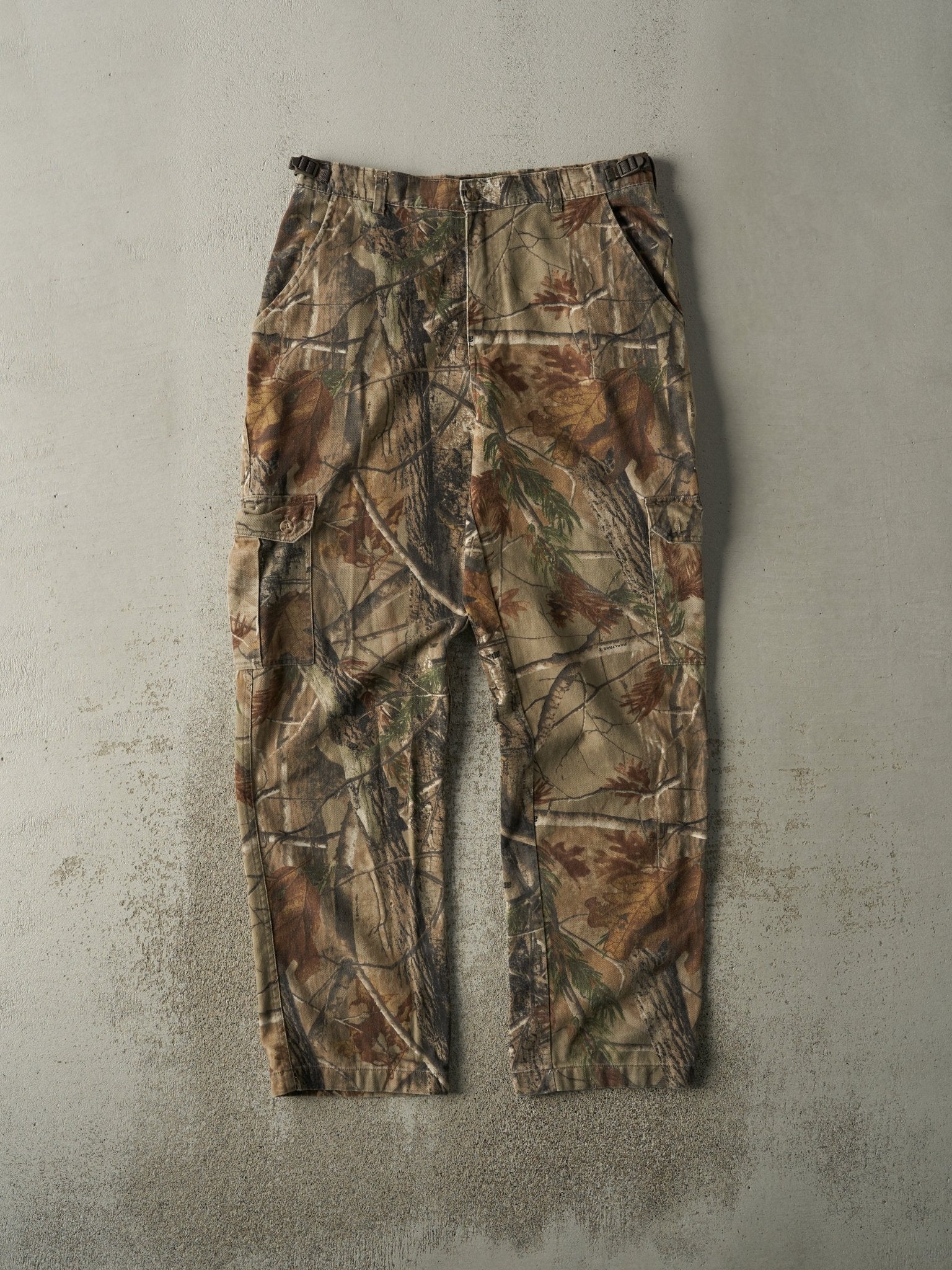 Vintage Y2K Realtree Camo Cargo Pants (33x31)