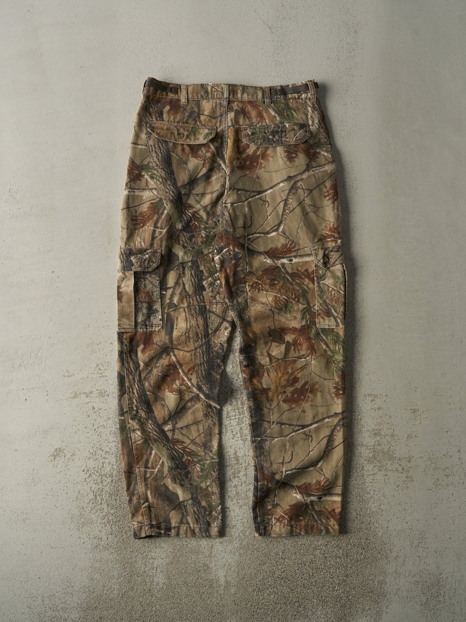 Vintage Y2K Realtree Camo Cargo Pants (33x31)