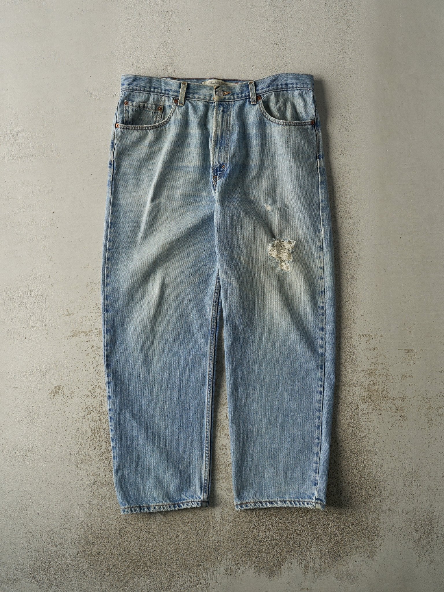 Vintage 90s Light Wash Levi's 550 Relaxed Fit Jeans (37x29)