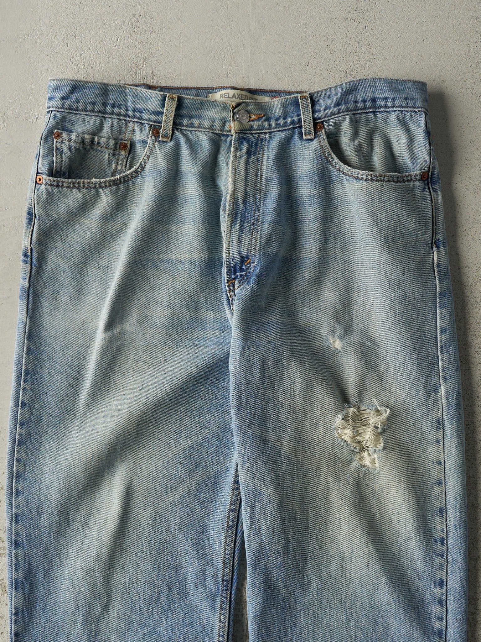 Vintage 90s Light Wash Levi's 550 Relaxed Fit Jeans (37x29)
