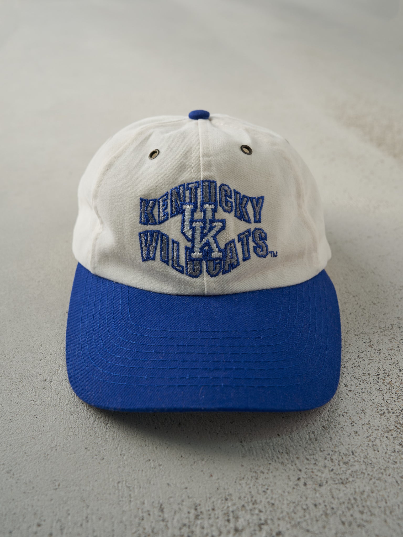 Vintage 80s White & Blue Embroidered University of Kentucky Wildcats Leather Strap Back Hat