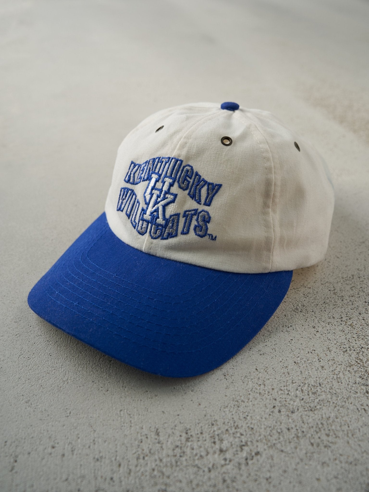 Vintage 80s White & Blue Embroidered University of Kentucky Wildcats Leather Strapback Hat