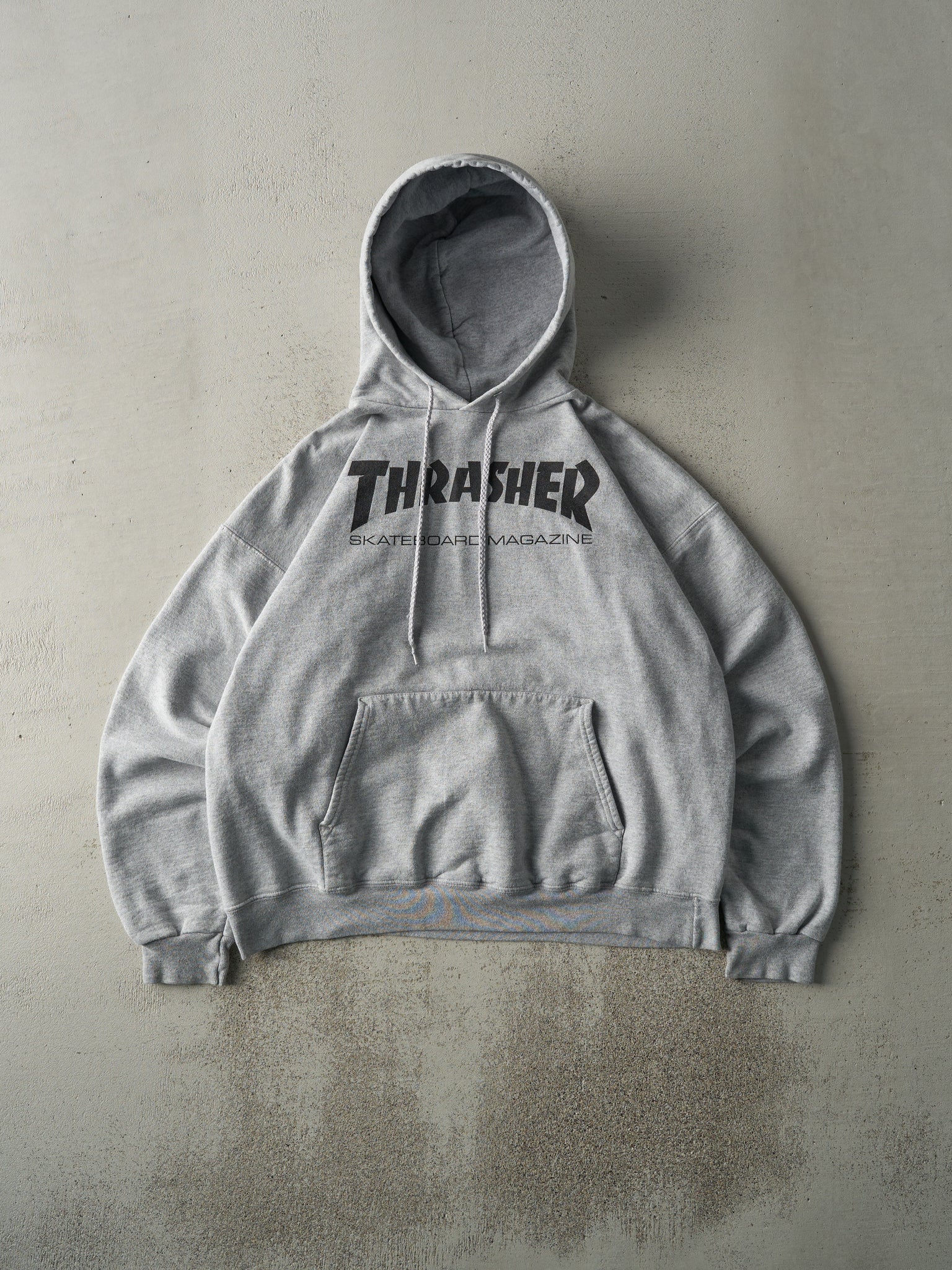 Vintage Y2K Grey Thrasher Skateboard Magazine Hoodie (M)