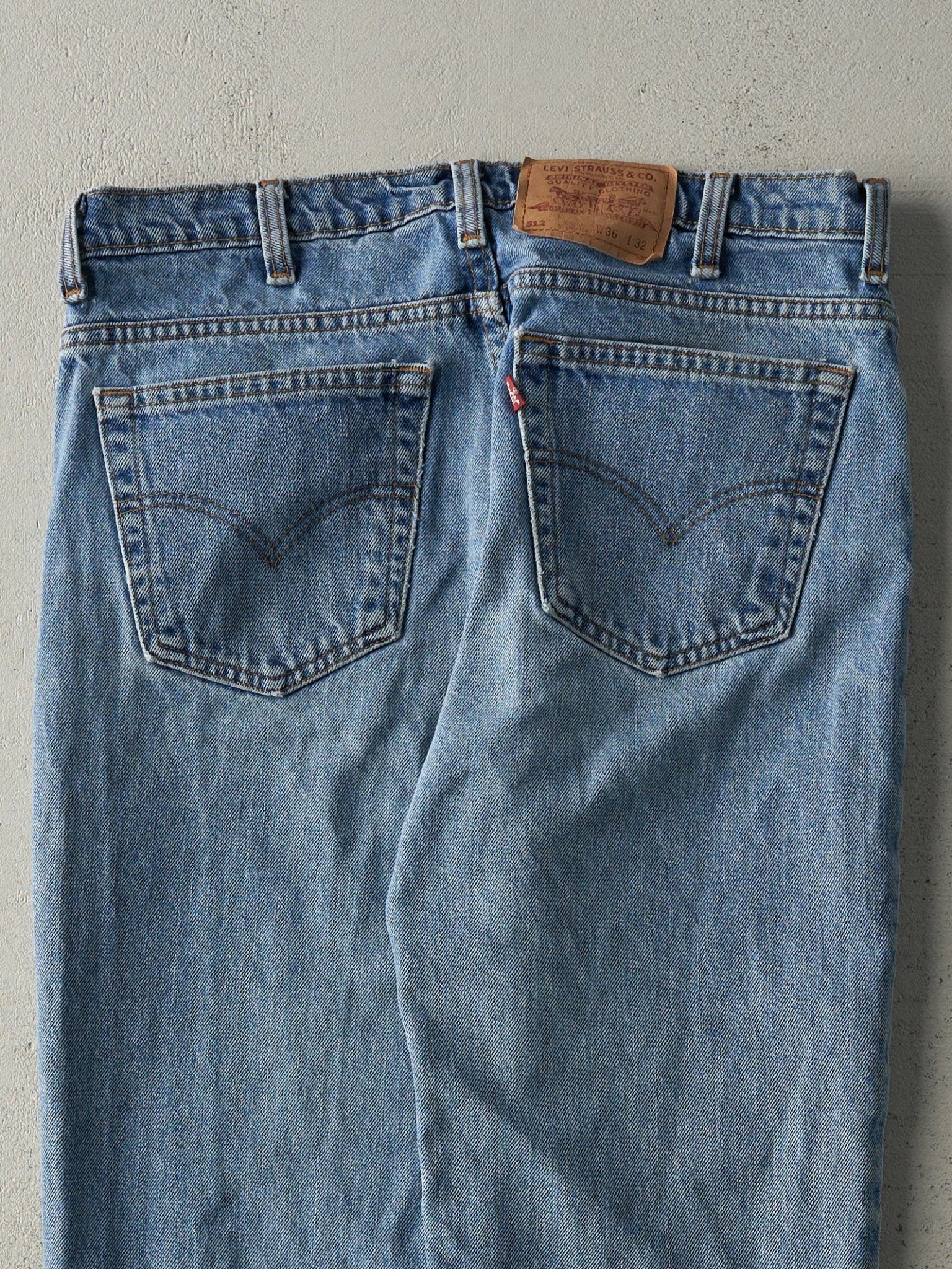 Vintage 90s Light Wash Levi's 512 Jeans (34x30)