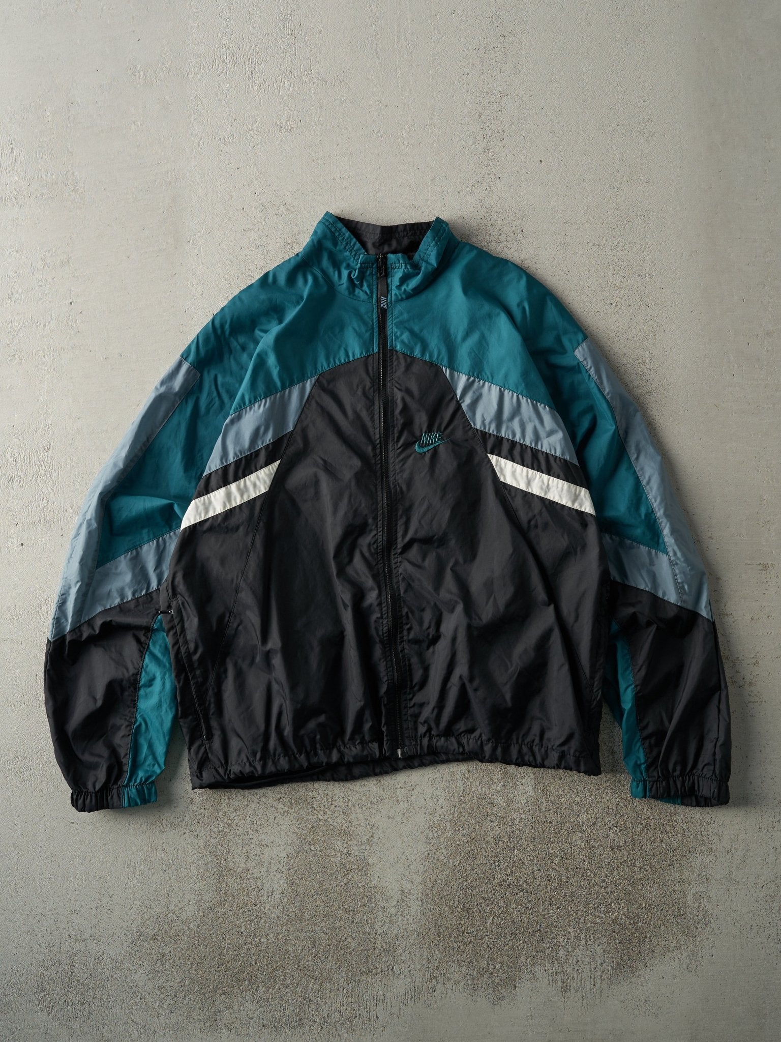 Vintage 90s Black & Green Nike Windbreaker Jacket (M)