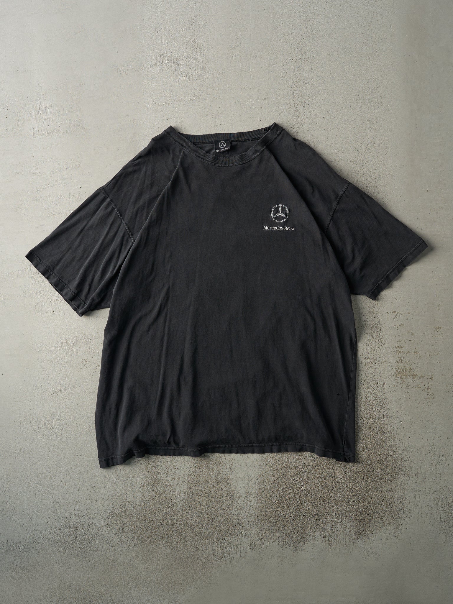 Vintage 90s Black Embroidered Mercedes-Benz Tee (L/XL)