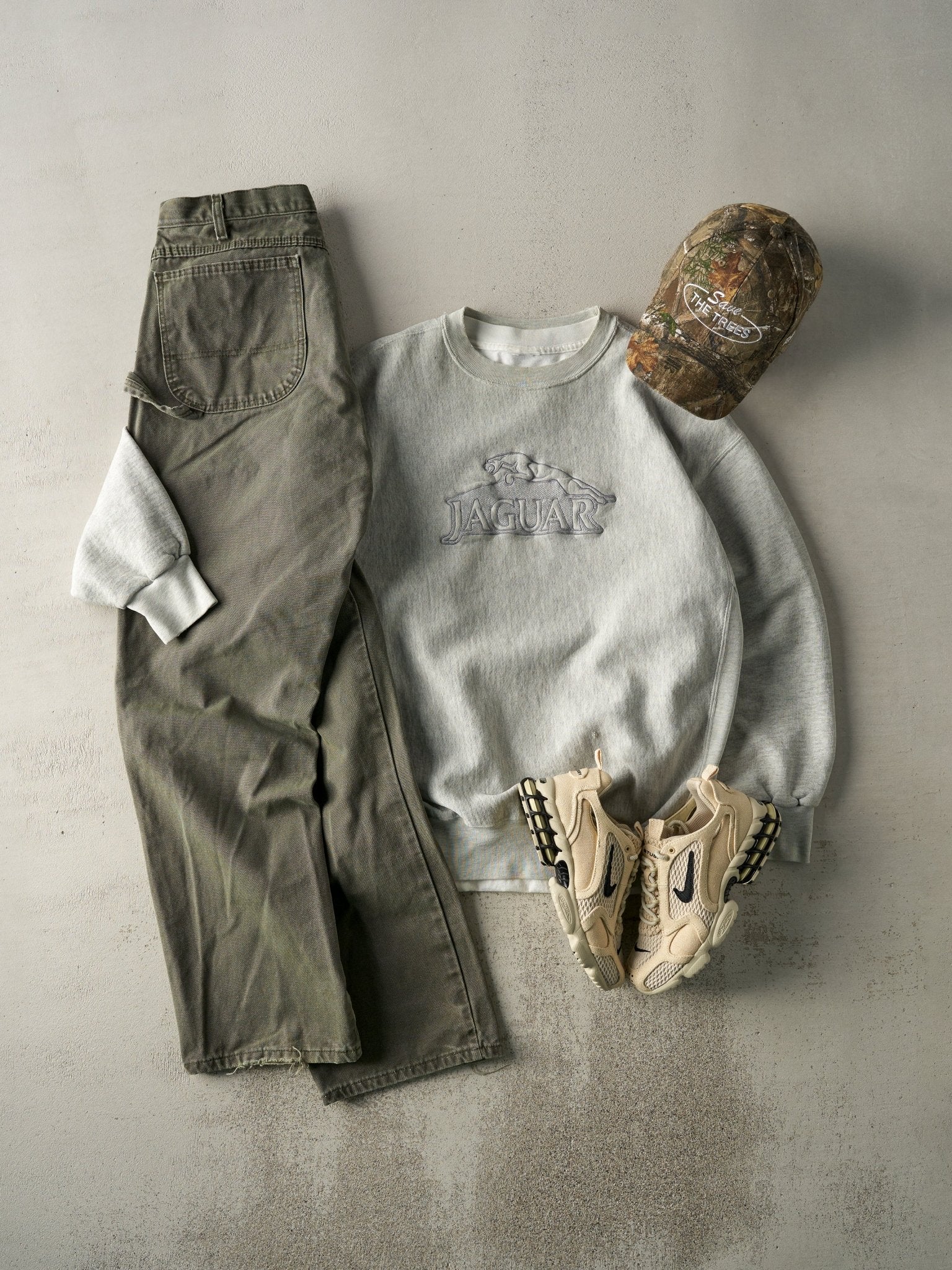 Vintage 90s Grey Embroidered Jaguar Crewneck (L)