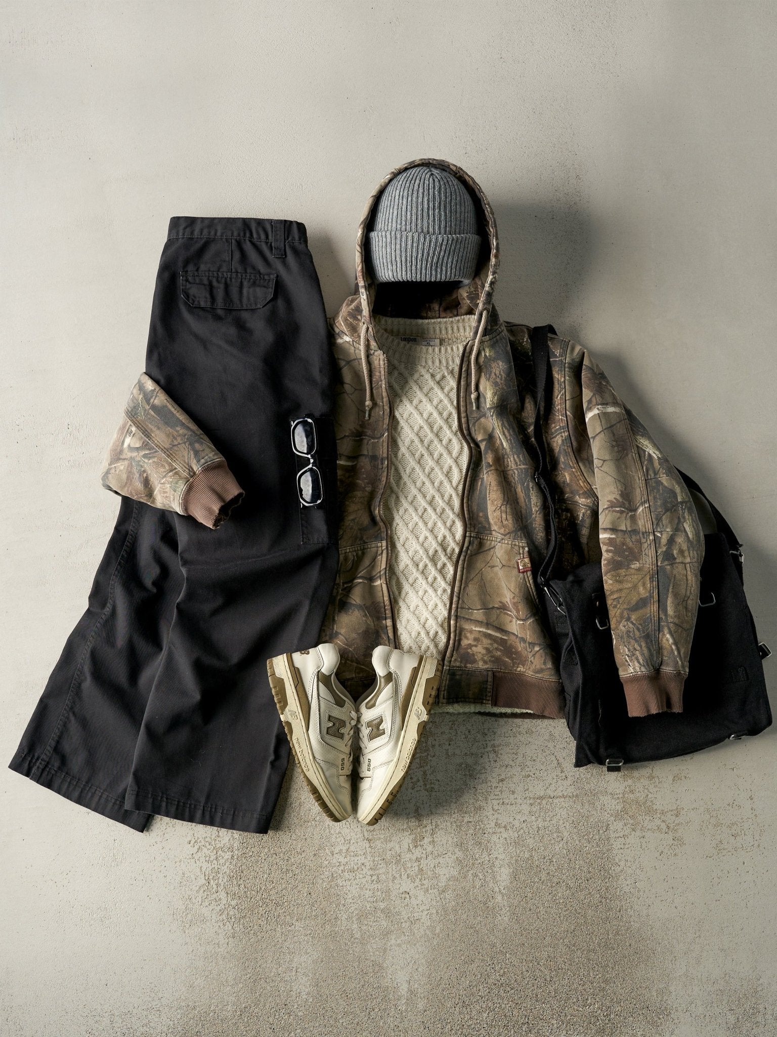 Vintage Y2K Black Cargo Work Pants (36x29)