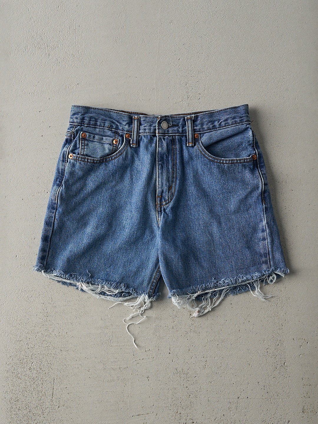 Vintage Y2K Light Wash Levi's 516 Cut Off Shorts (30x5)