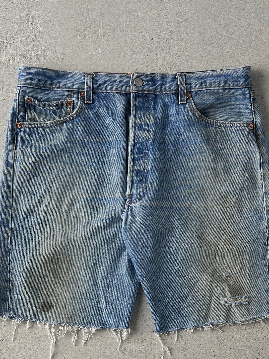 Vintage 90s Light Wash Levi's 501 Cut Off Jean Shorts (35.5x9)
