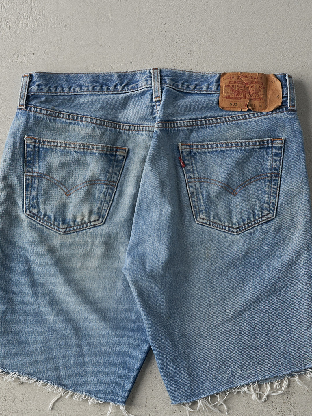 Vintage 90s Light Wash Levi's 501 Cut Off Jean Shorts (35.5x9)