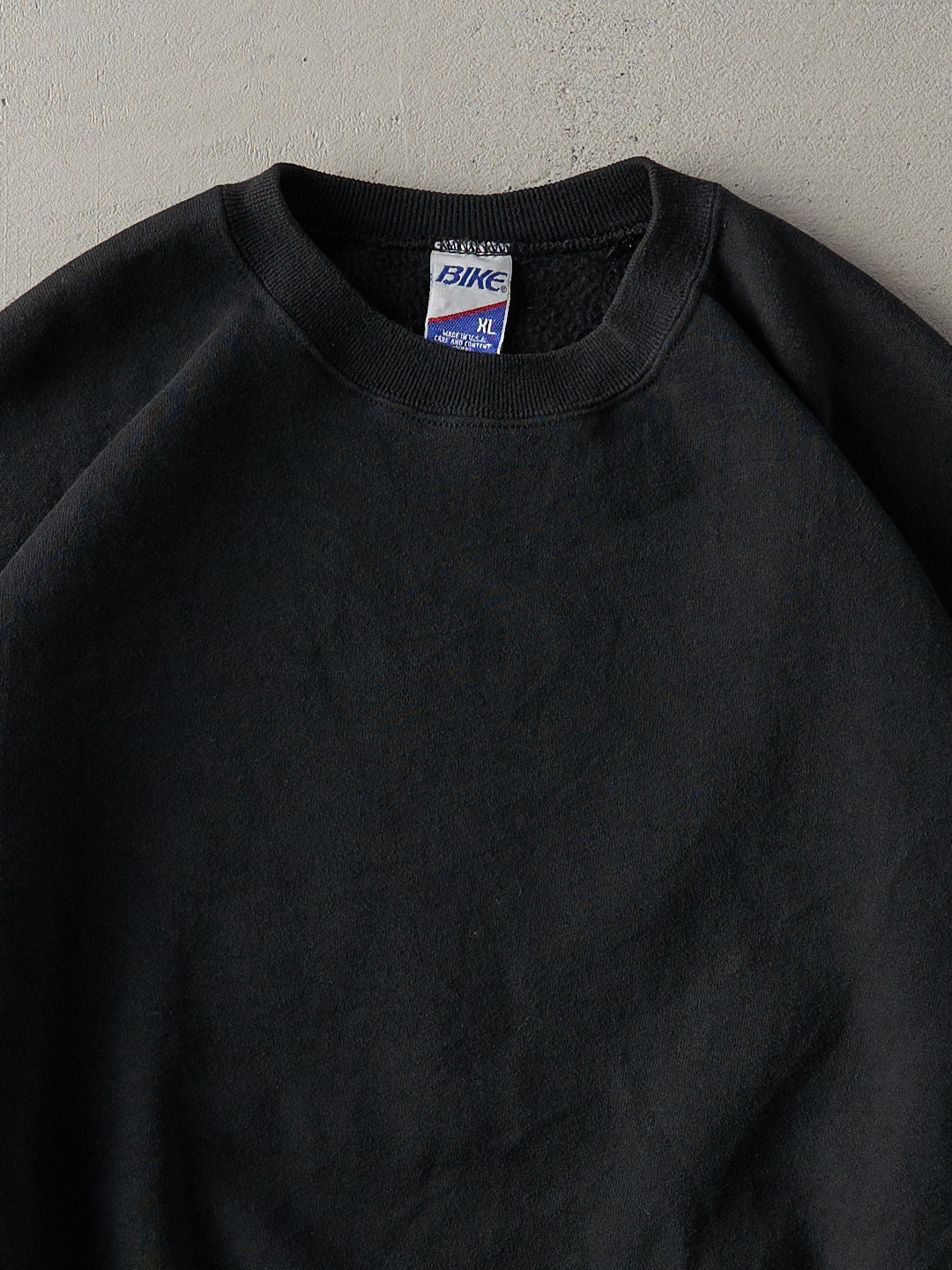 Vintage 90s Black Blank Crewneck (L)