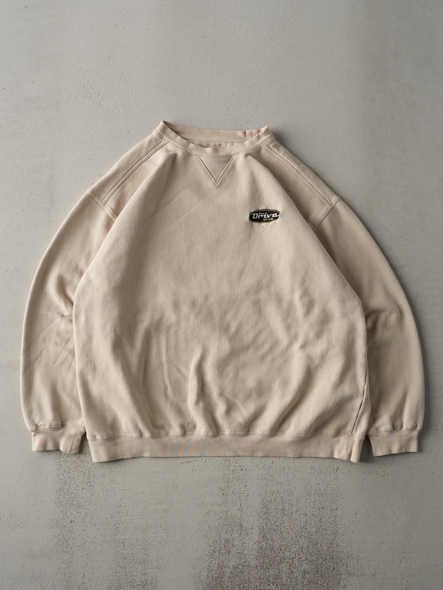 Vintage 90s Beige The Drive 97.1 FM Embroidered Crewneck (L/XL)