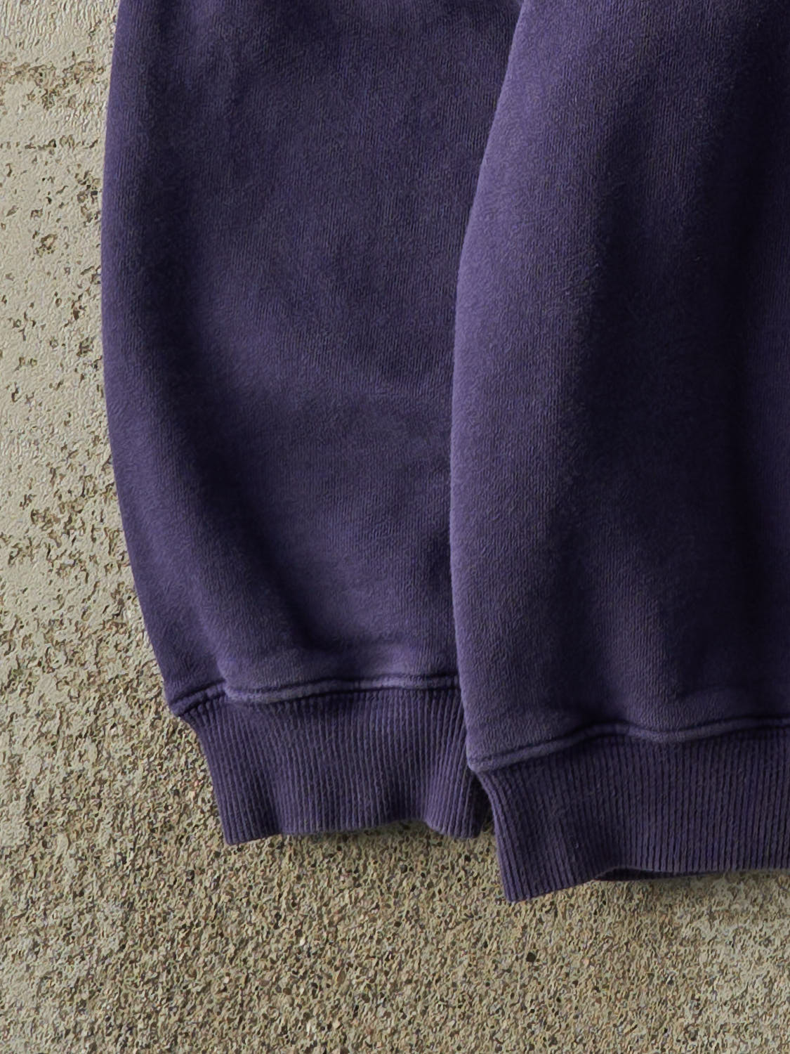 Vintage 95' Purple Looney Tunes Embroidered Crewneck (S/M)