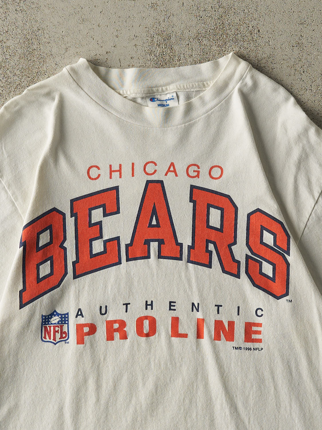 Vintage 96' White Chicago Bears Single Stitch Tee (S/M)