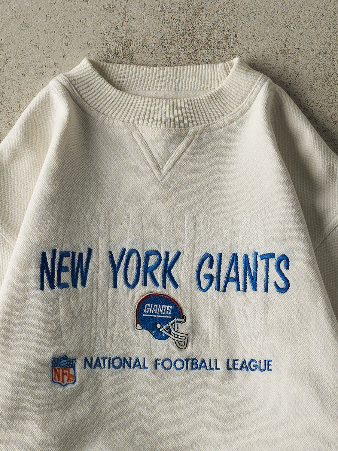 Vintage 90s White New York Giants Embroidered Textured Crewneck (M)