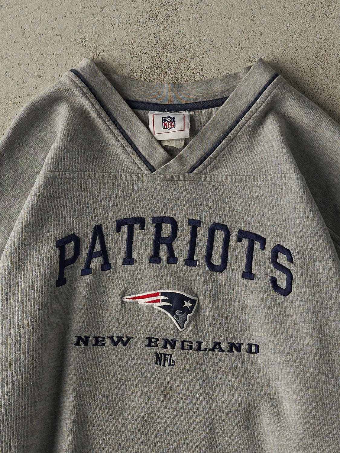Vintage 90s Grey New England Patriots Embroidered Crewneck (XXL)