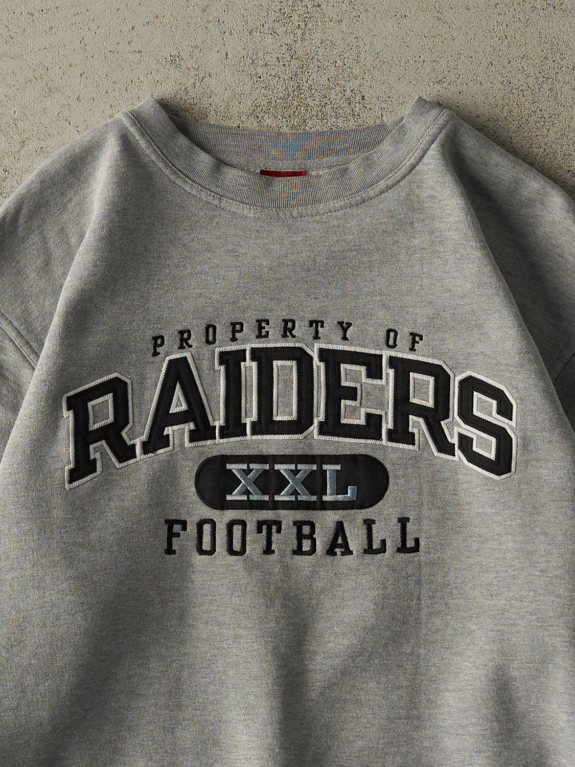 Vintage Y2K Grey Oakland Raiders Football Embroidered Crewneck (M/L)