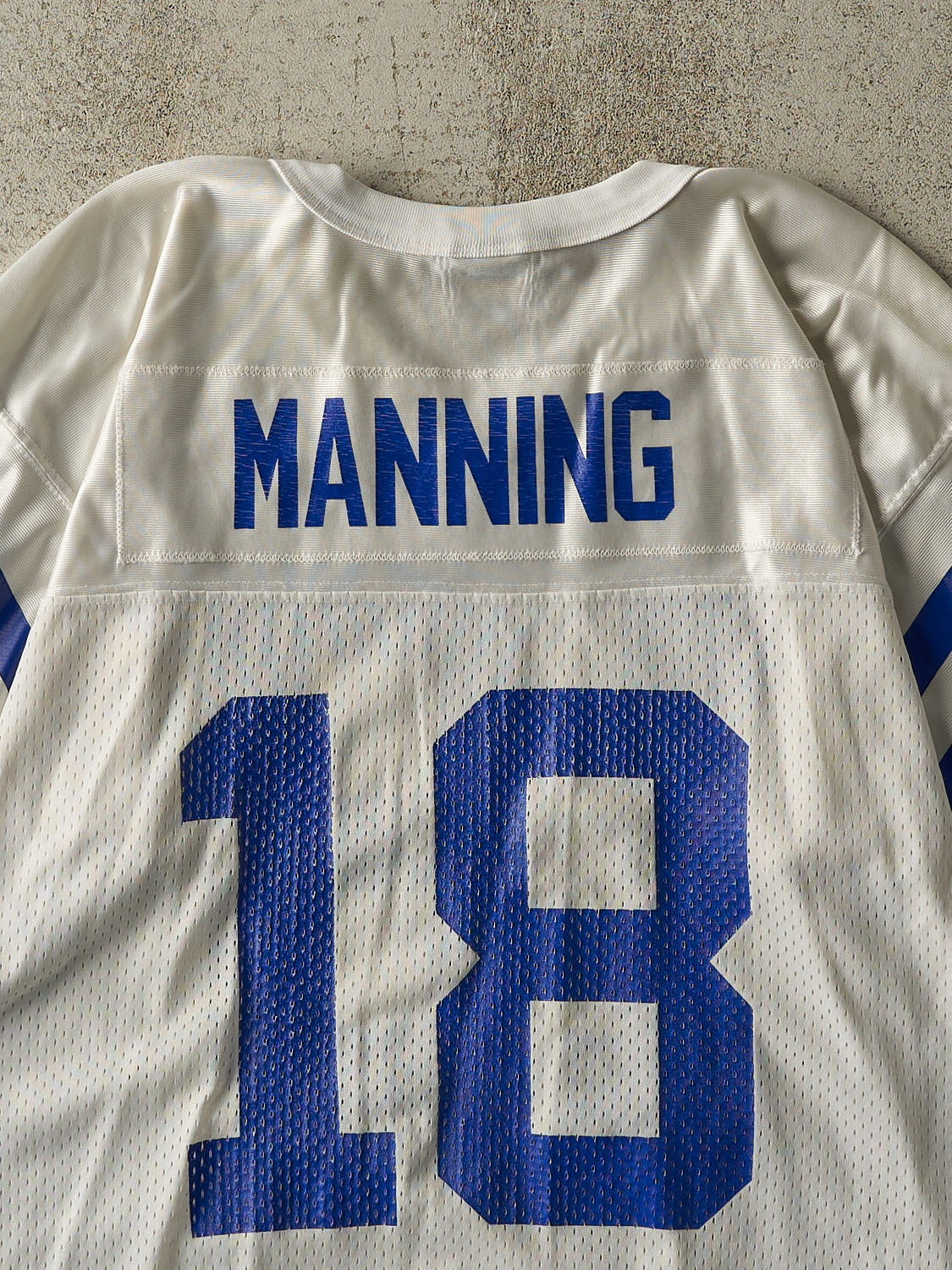 Vintage 90s White Indianapolis Colts Peyton Manning #18 Cropped Jersey (M)