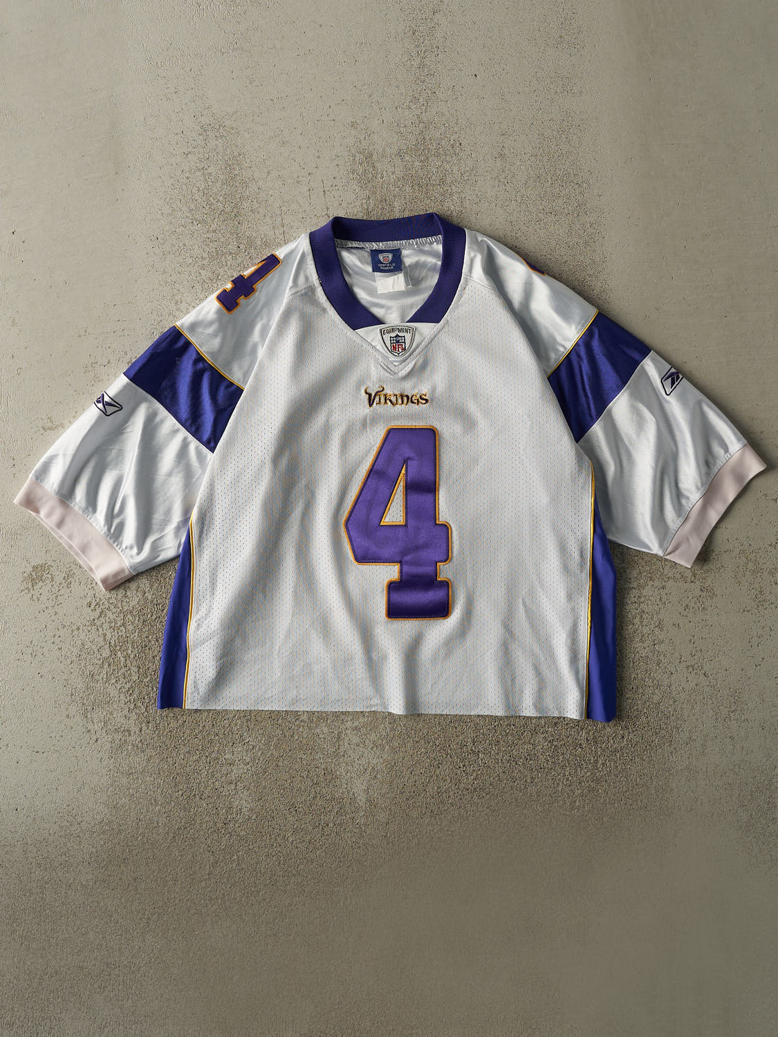 Vintage Y2K White Minnesota Vikings Brett Favre #4 Cropped Boxy Jersey (M/L)