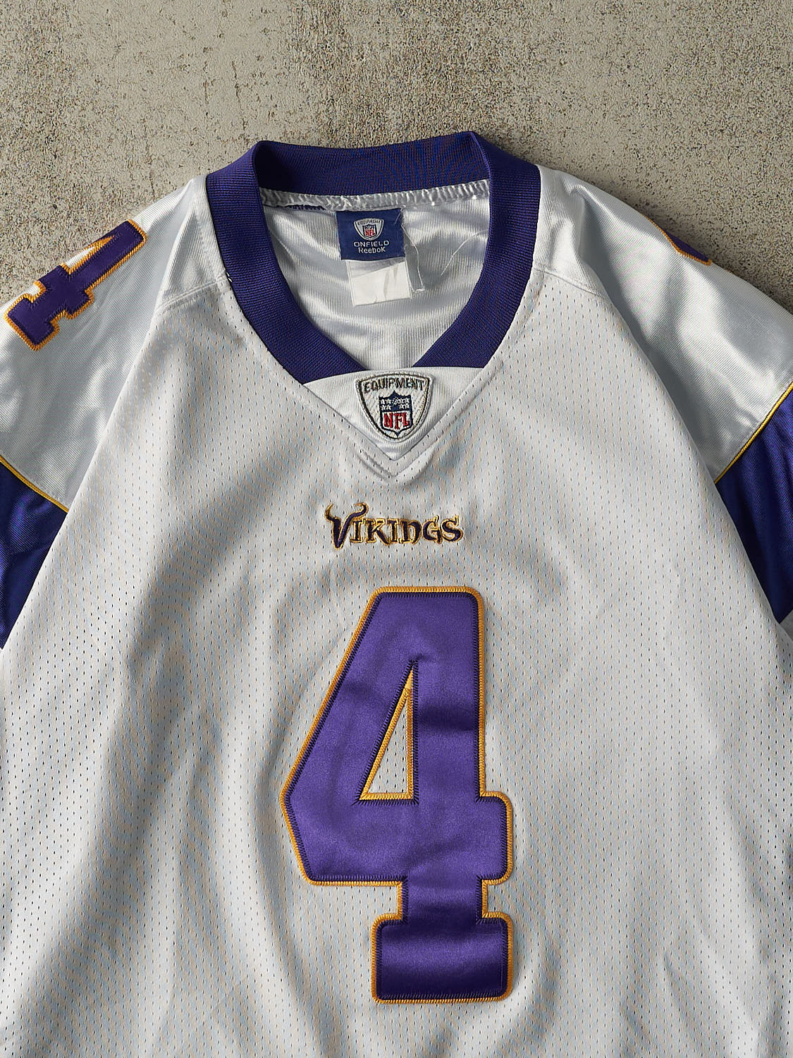 Vintage Y2K White Minnesota Vikings Brett Favre #4 Cropped Boxy Jersey (M/L)