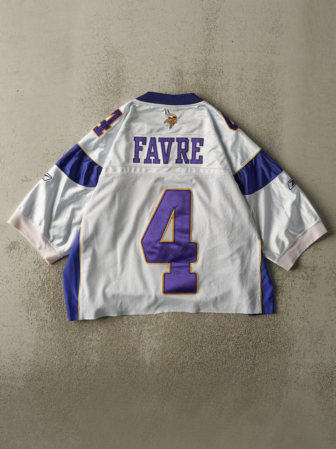 Vintage Y2K White Minnesota Vikings Brett Favre #4 Cropped Boxy Jersey (M/L)