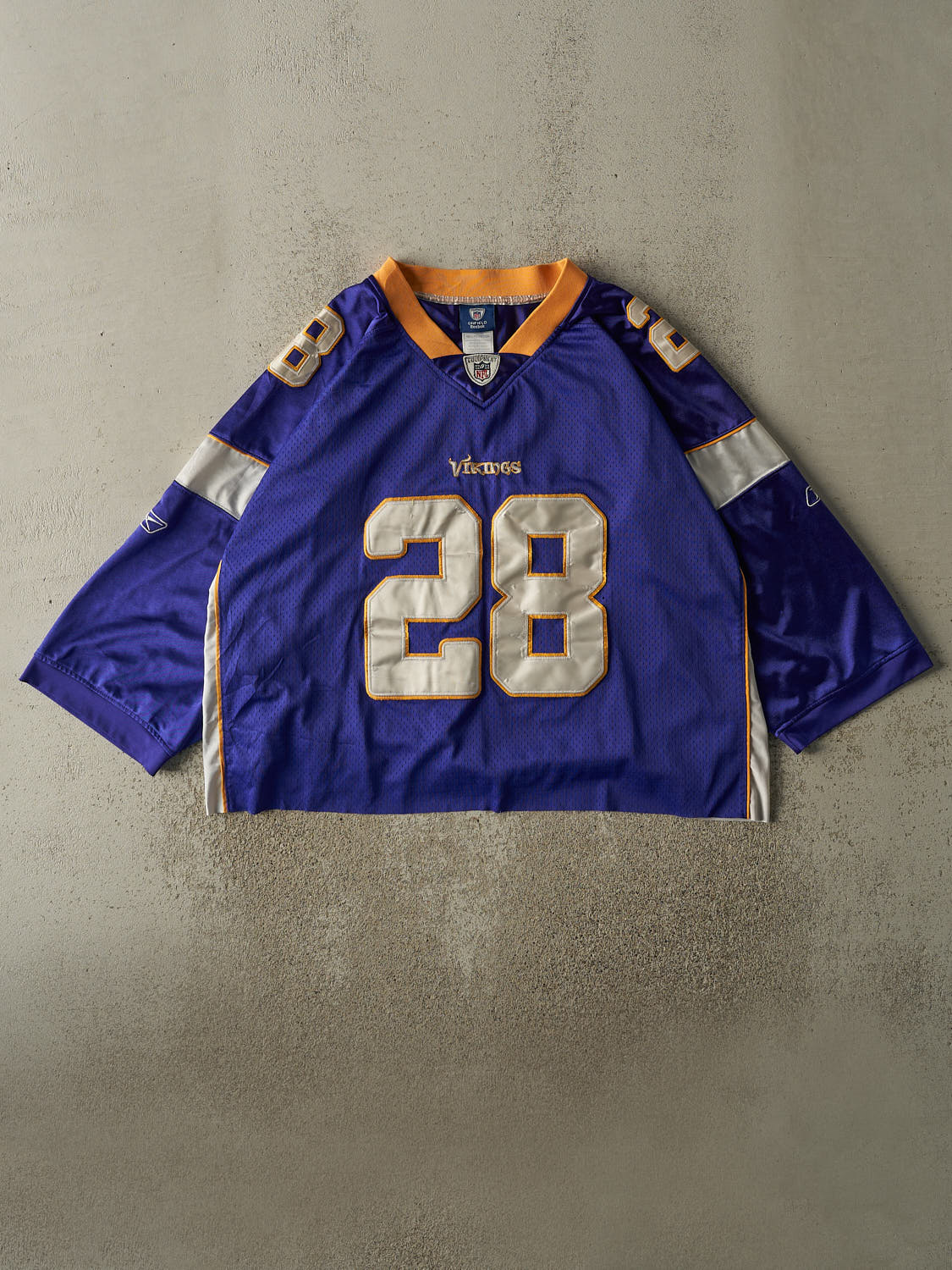 Vintage Y2K Purple Minnesota Vikings Adrian Peterson #28 Cropped Boxy Jersey (XL/XXL)