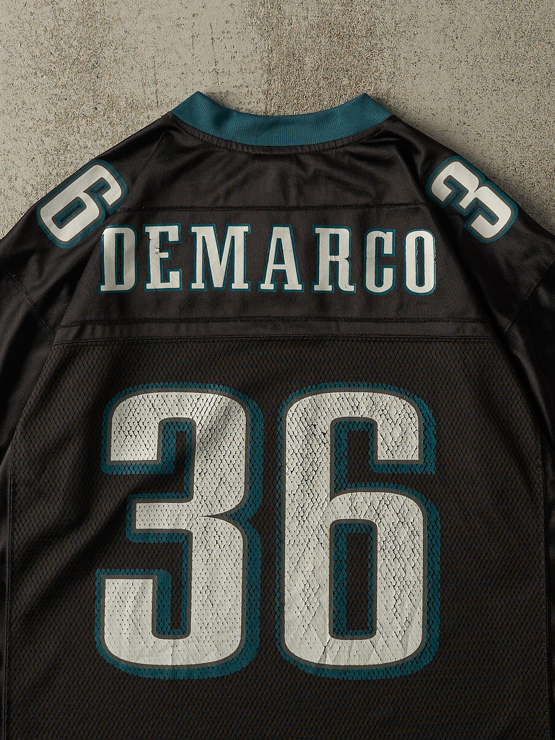 Vintage Y2K Black Philadelphia Eagles #36 Demarco Cropped Jersey (L/XL)