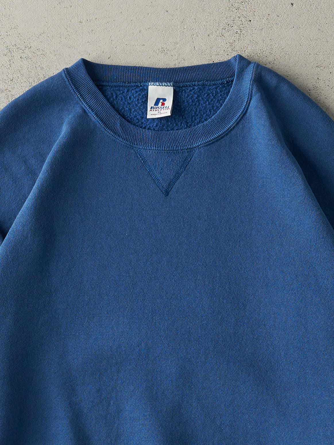 Vintage Y2K Blue Russell Athletic Blank Crewneck (L)