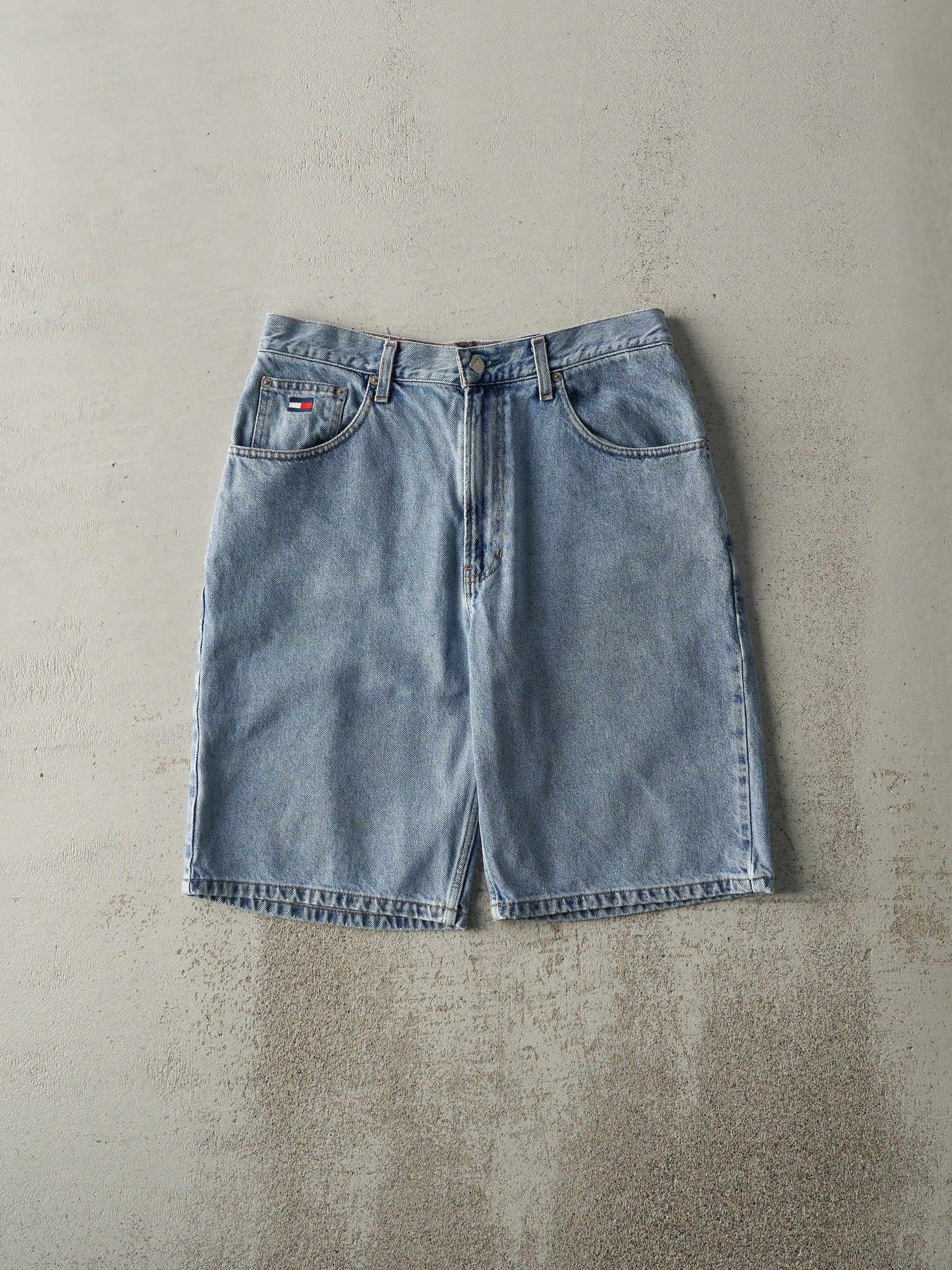 Vintage 90s Light Wash Tommy Hilfiger Jean Shorts (32x10.5)