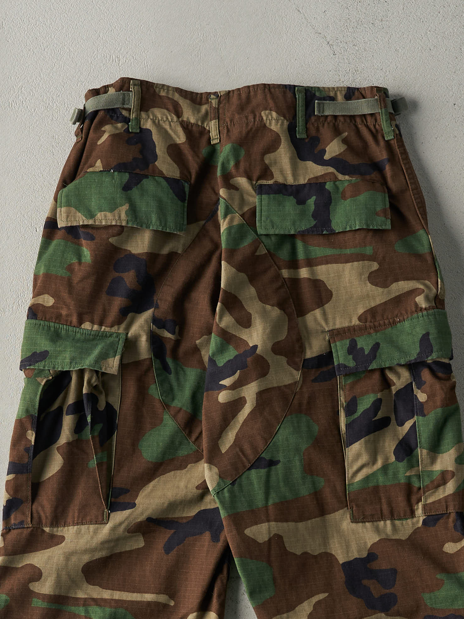 Vintage Y2K Woodland Camo Army Pants (28x33.5)