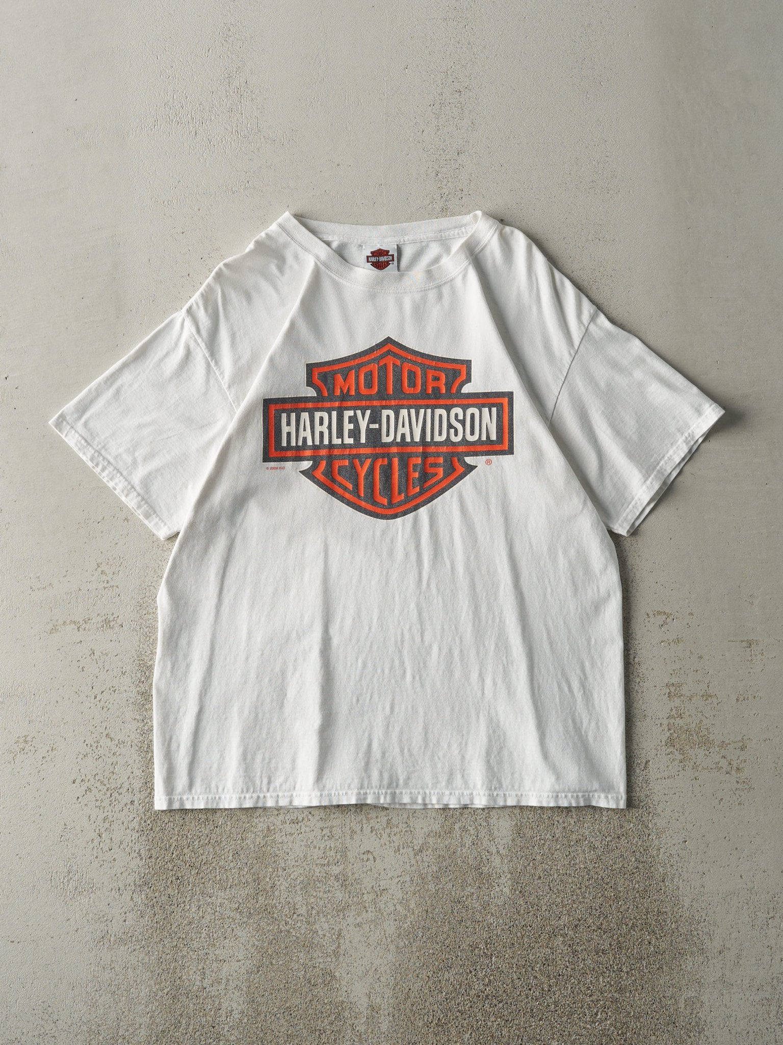 Vintage 09' White Barrie, Ontario Harley Davidson Tee (M)