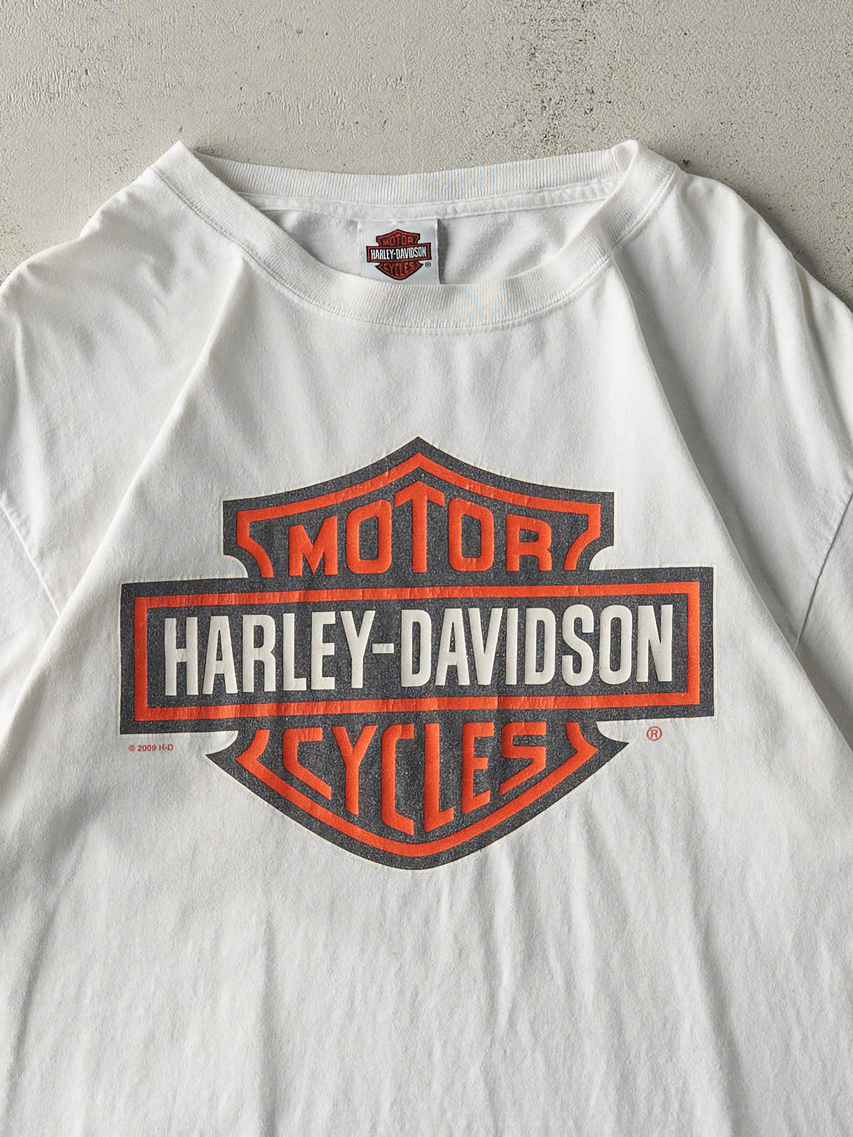 Vintage 09' White Barrie, Ontario Harley Davidson Tee (M)