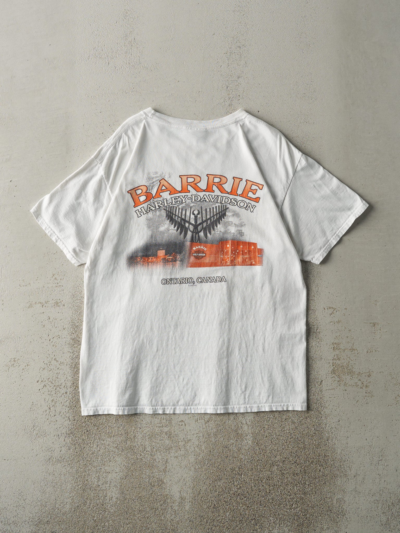 Vintage 09' White Barrie, Ontario Harley Davidson Tee (M)