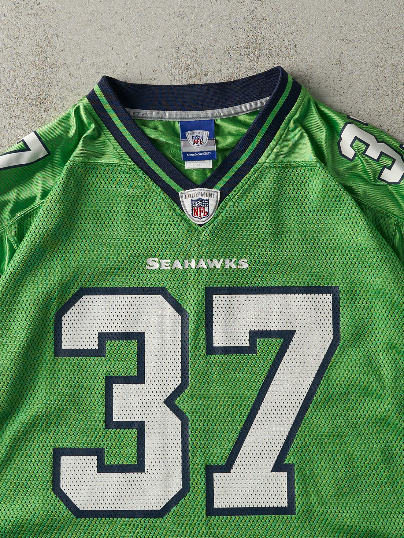 Vintage Y2K Green Seattle Seahawks #37 Shaun Alexander Cropped Football Jersey (L/XL)