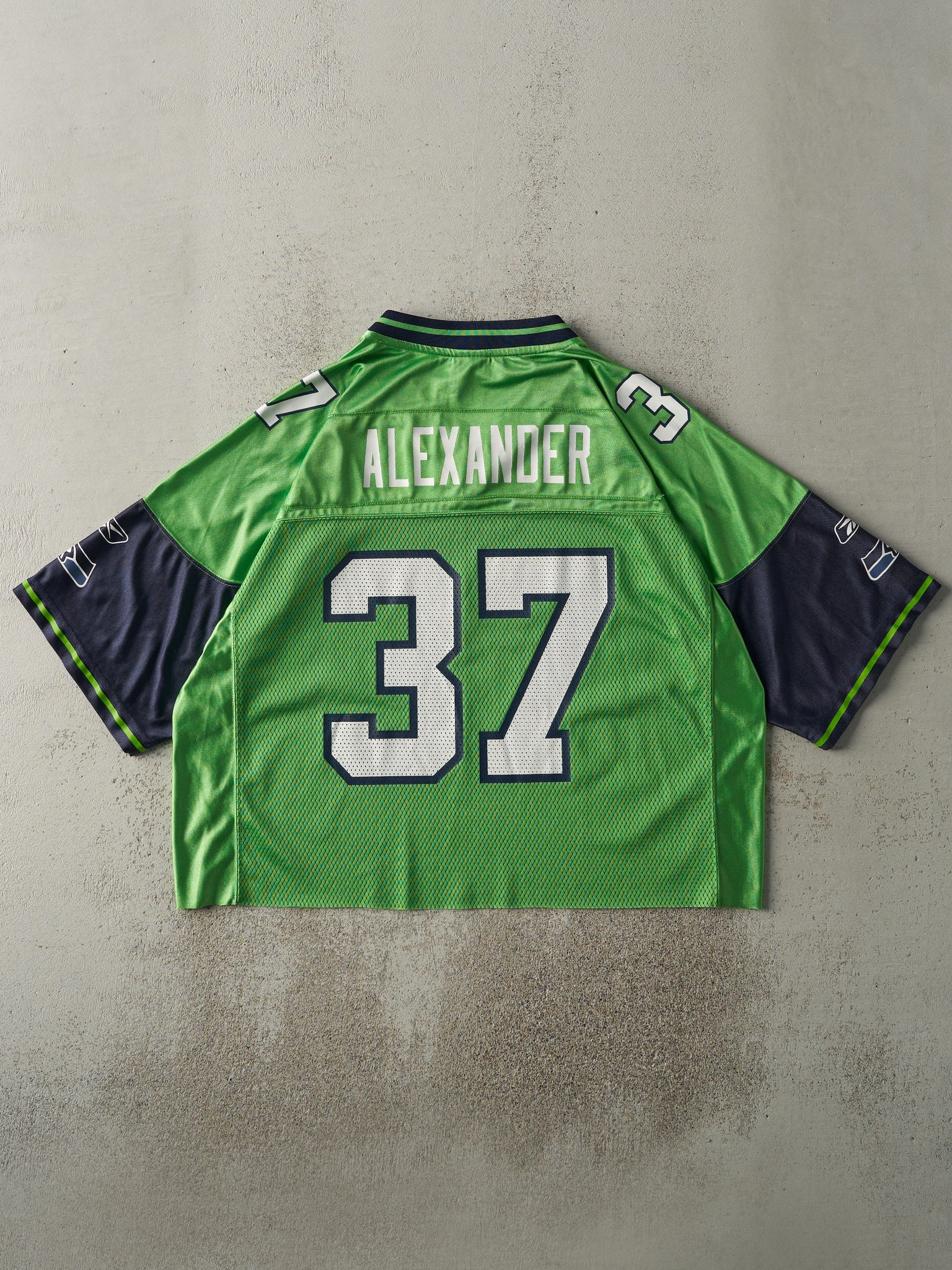 Vintage Y2K Green Seattle Seahawks #37 Shaun Alexander Cropped Football Jersey (L/XL)