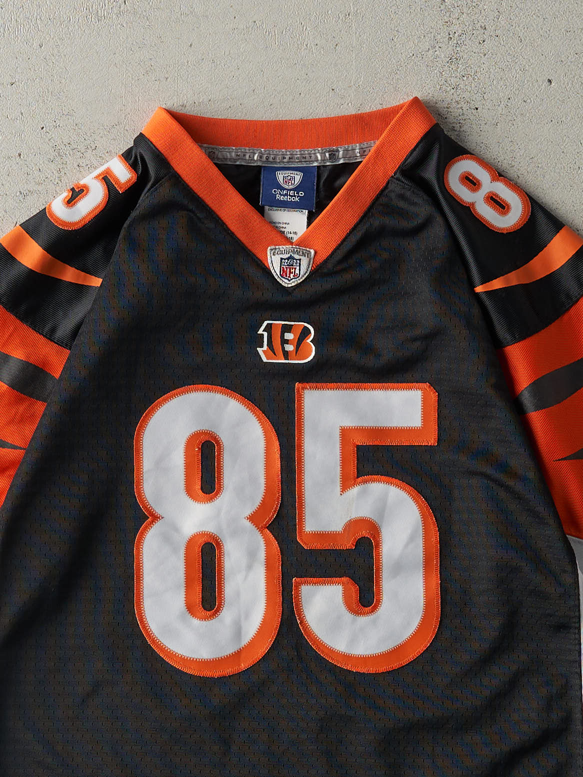 Vintage Y2K Black Cincinnati Bengals #85 Chad Ochocinco Football Jersey (S)