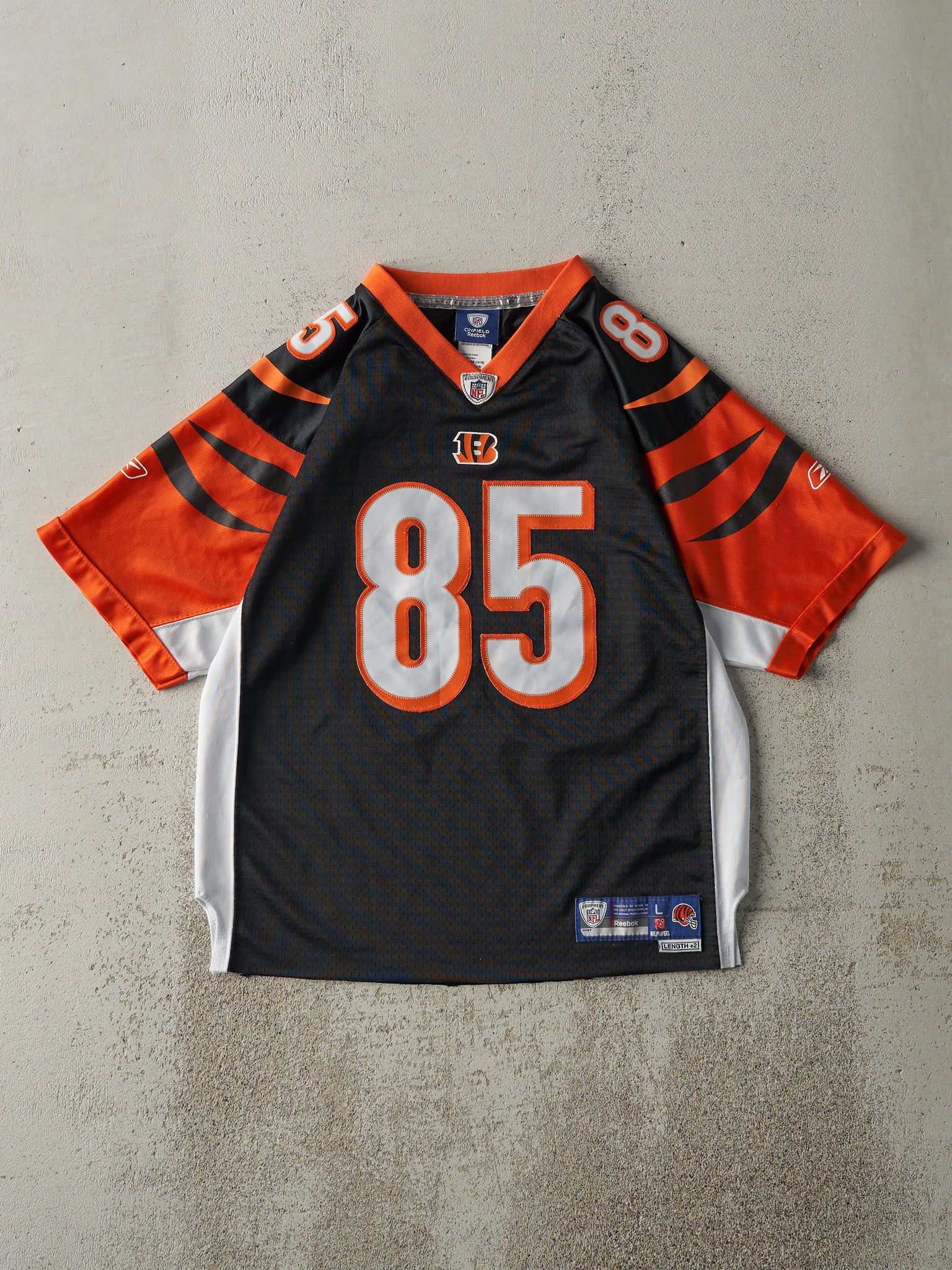 Vintage Y2K Black Cincinnati Bengals #85 Chad Ochocinco Football Jersey (S)