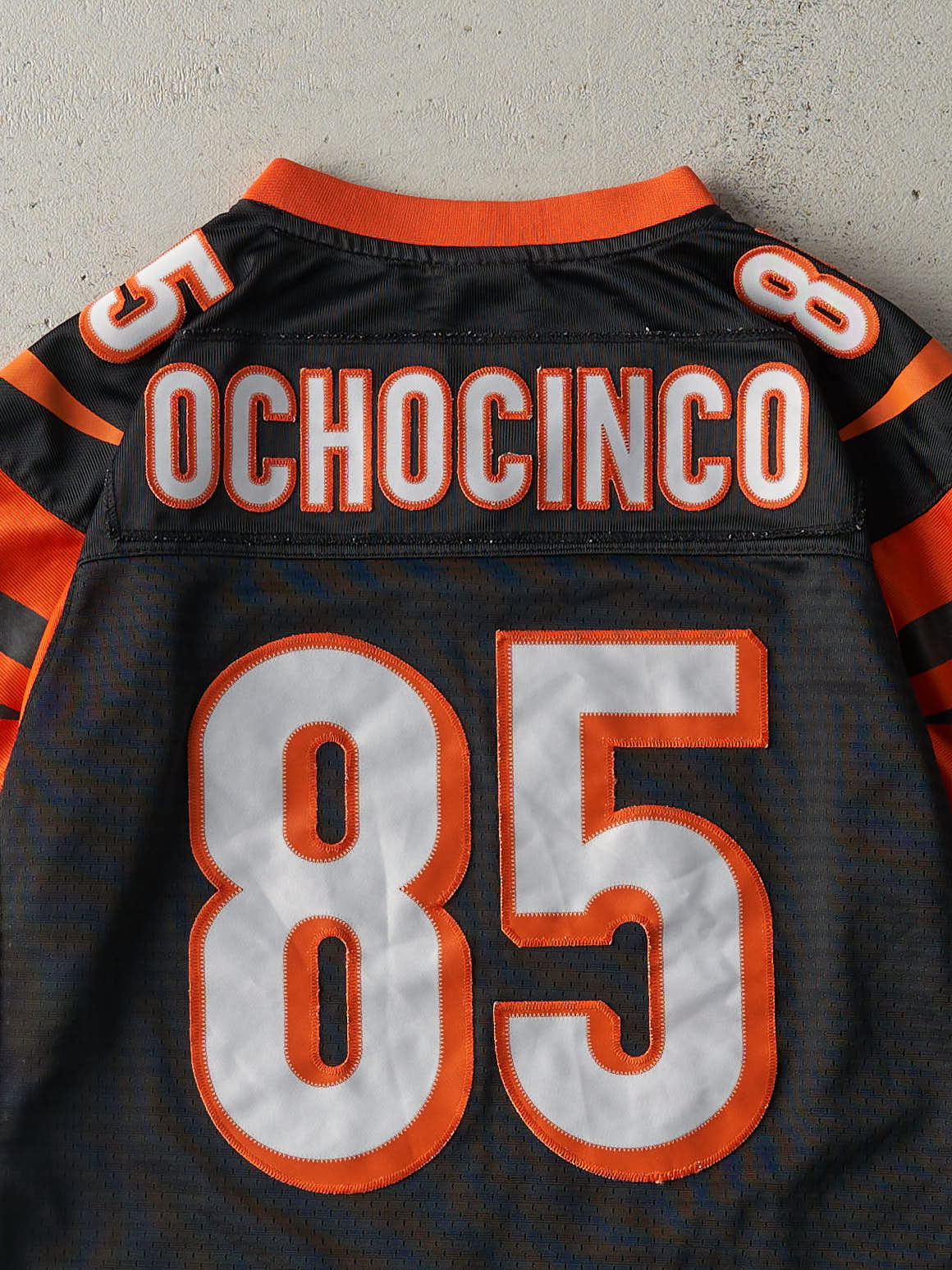 Vintage Y2K Black Cincinnati Bengals #85 Chad Ochocinco Football Jersey (S)