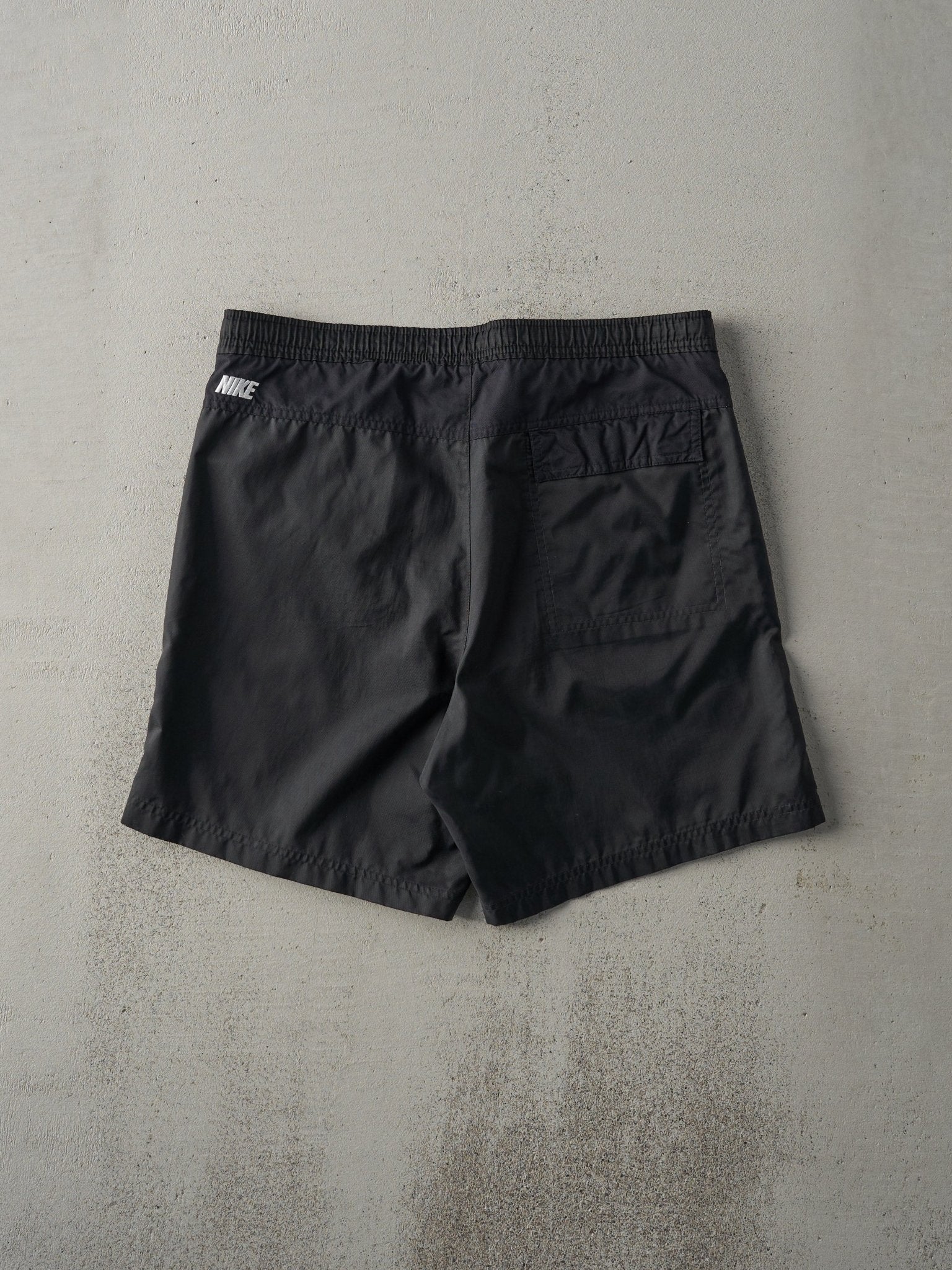 Vintage Y2K Black Nike Nylon Water Proof Shorts (36x7)