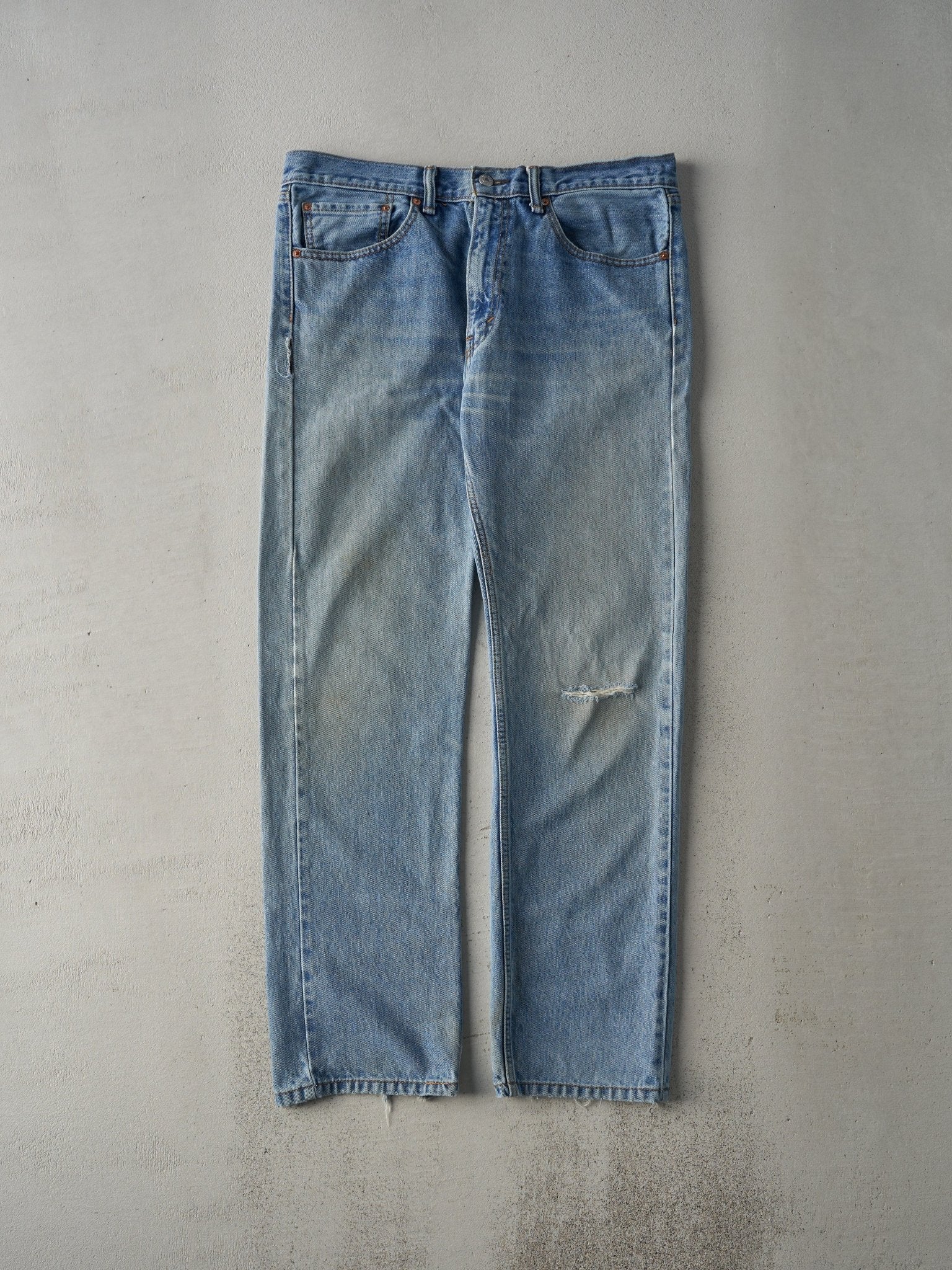 Vintage Y2K Light Wash Levi's 505 Jeans (36x31)