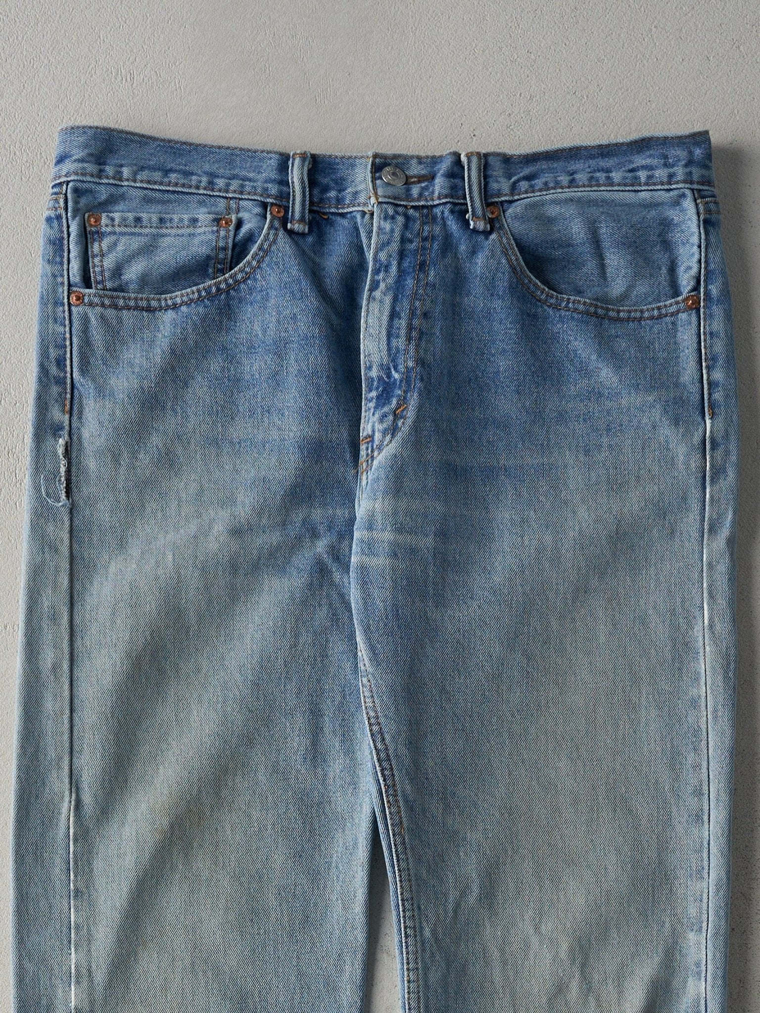Vintage Y2K Light Wash Levi's 505 Jeans (36x31)