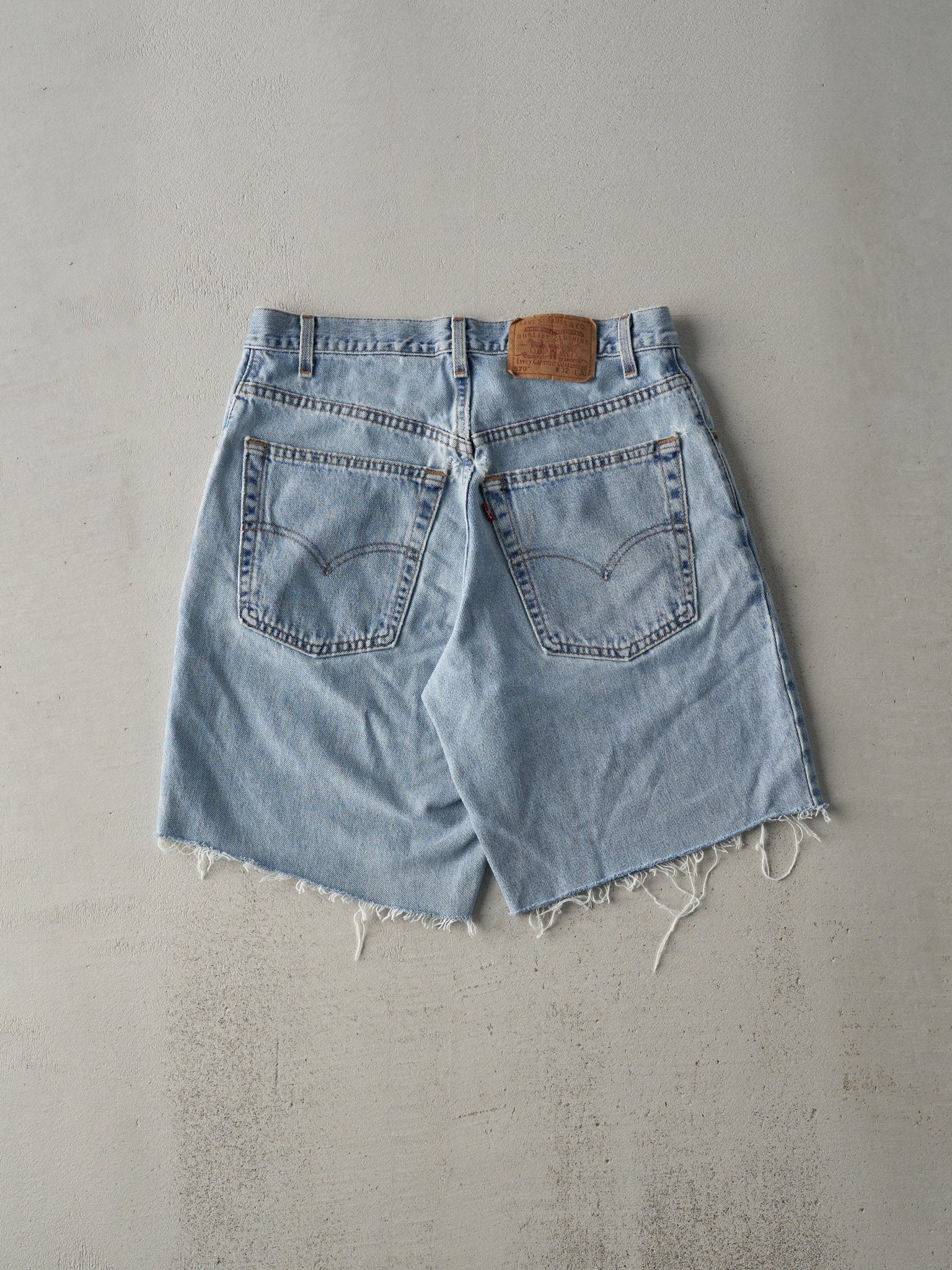 Vintage 90s Light Wash Levi's 570 Baggy Fit Cut Off Shorts (32x9.5)
