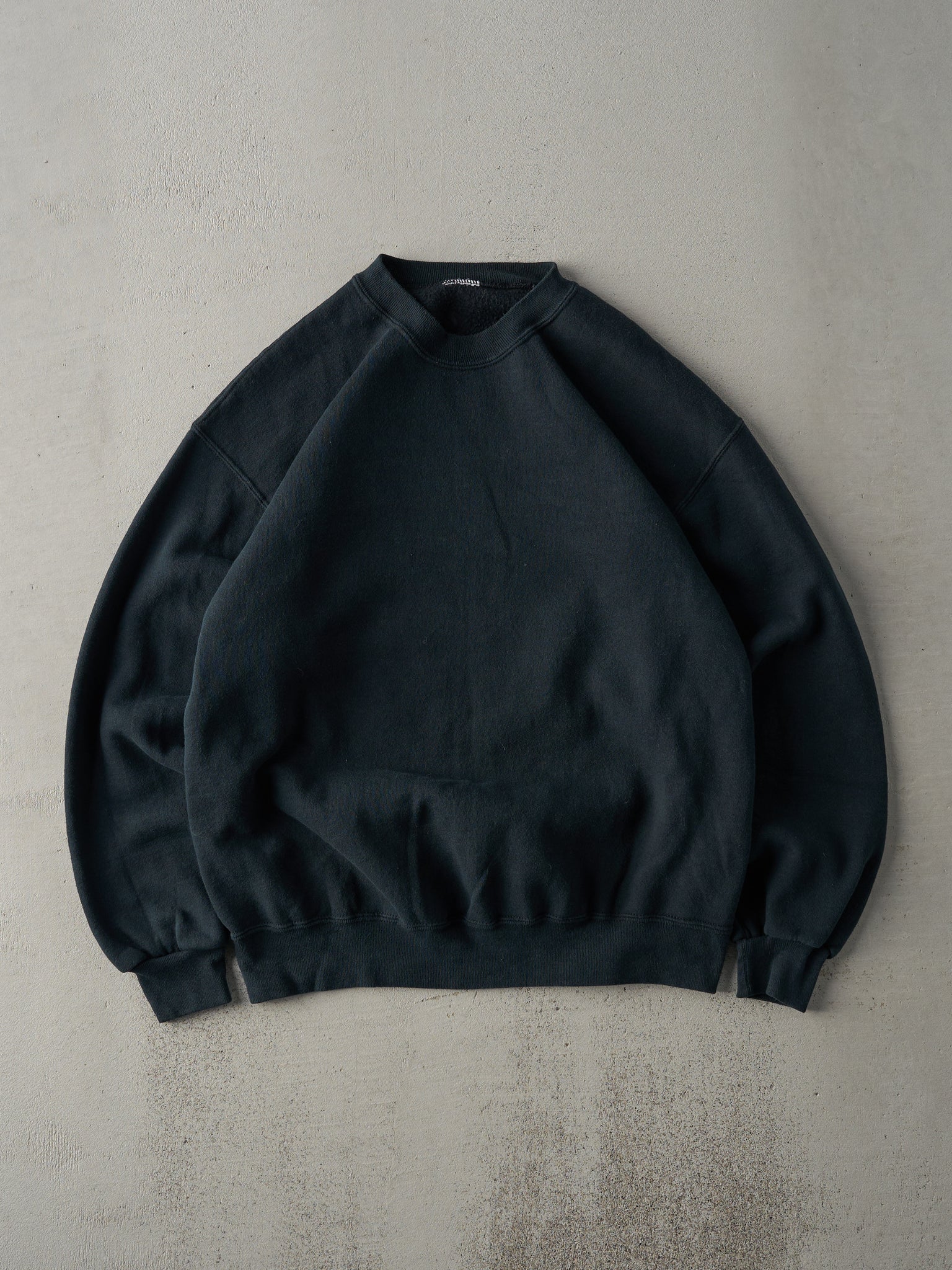 Vintage 90s Black Jerzees Blank Crewneck (M)