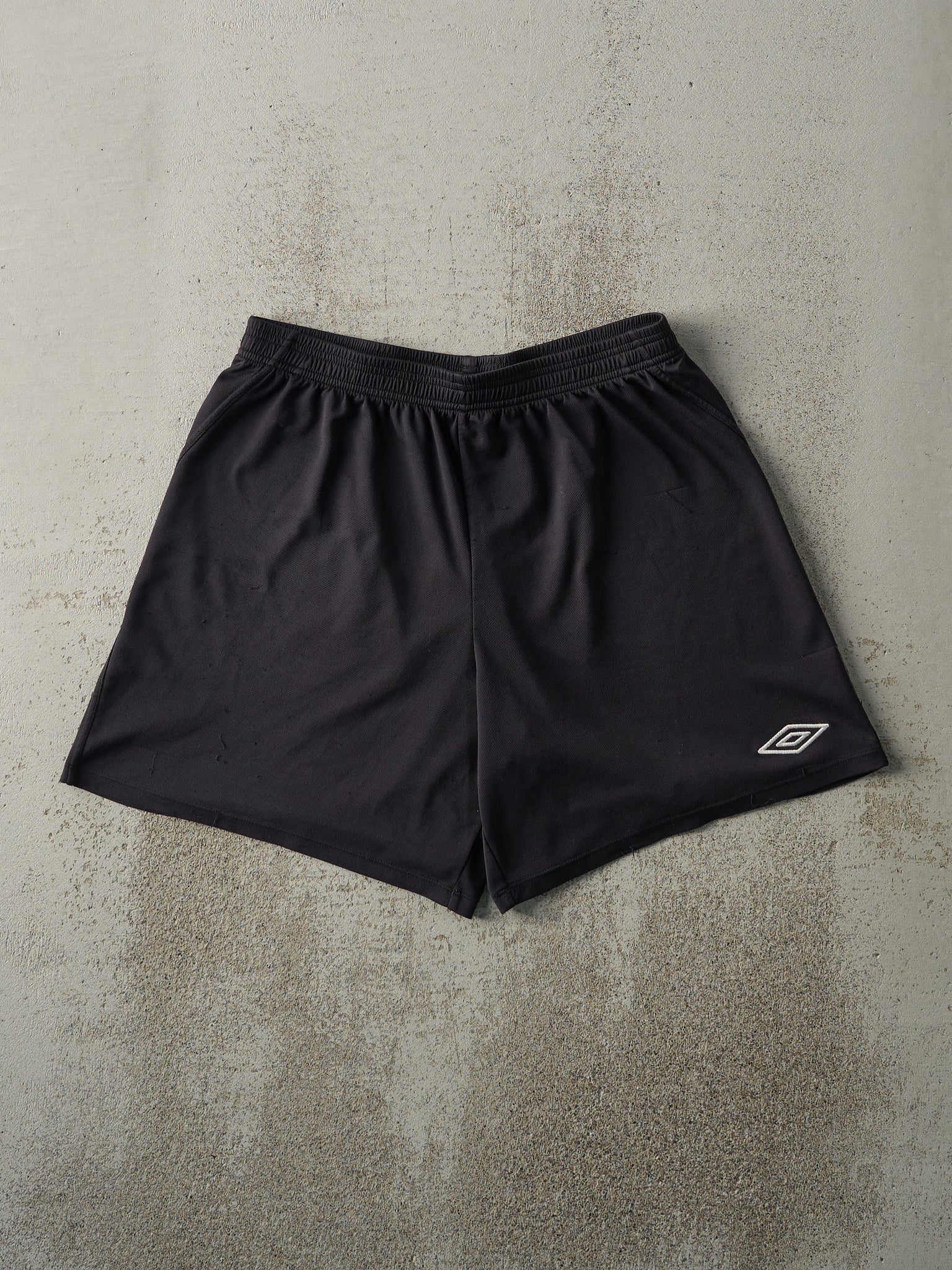 Vintage Y2K Black Embroidered Umbro Logo Shorts (30.5x7)