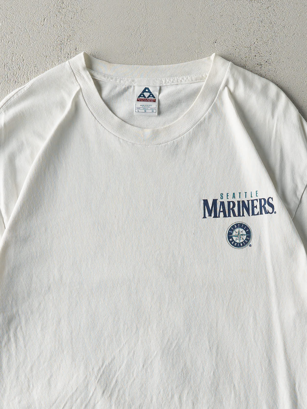 Vintage 07' White Seattle Mariners Graphic Tee (L)