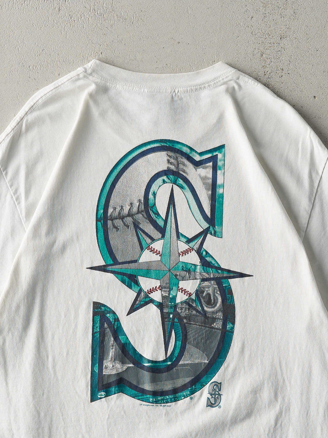 Vintage 07' White Seattle Mariners Graphic Tee (L)