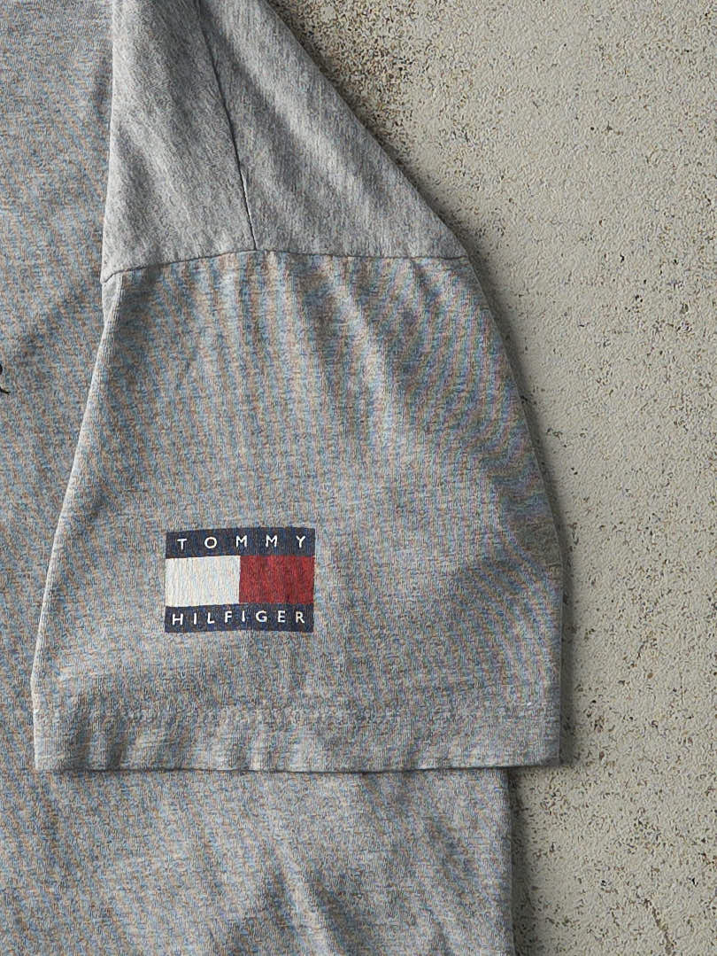 Vintage 90s Grey & Navy Tommy Hilfiger Tee (M)