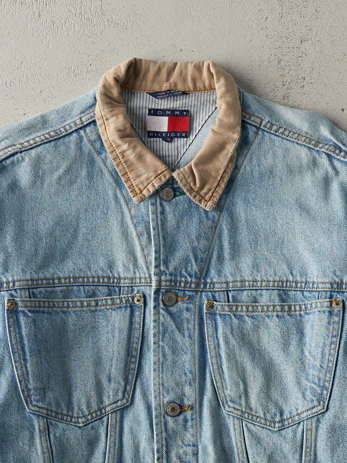 Vintage 90s Light Wash Tommy Hilfiger Denim Jacket (M)