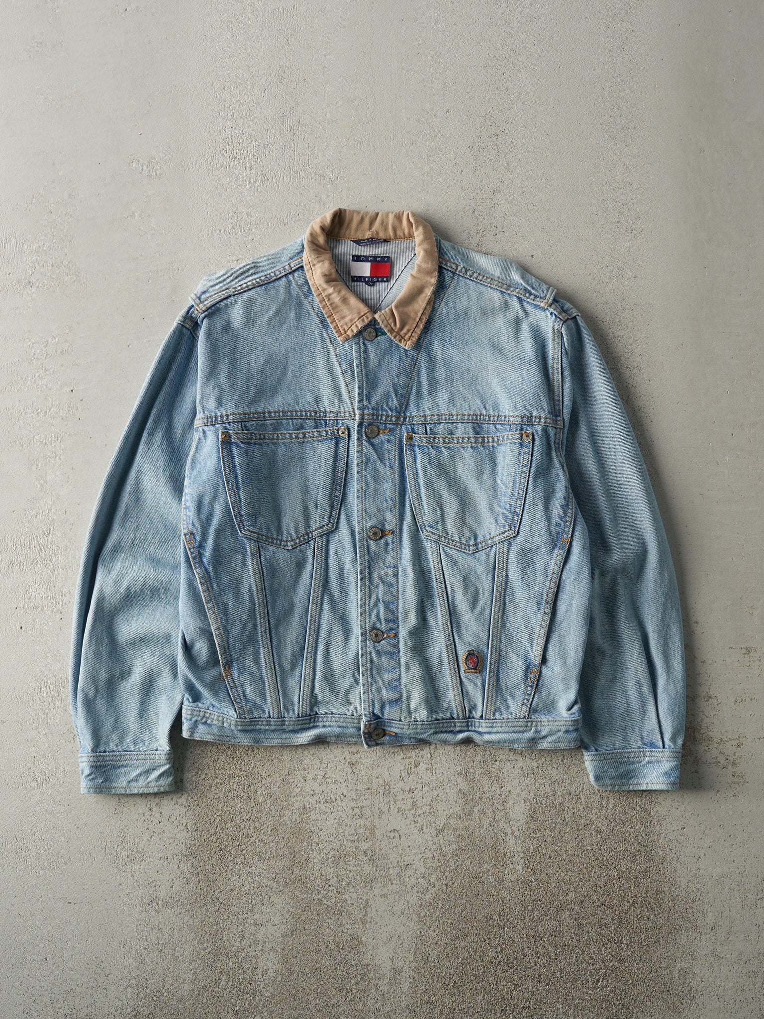 Vintage 90s Light Wash Tommy Hilfiger Denim Jacket (M)